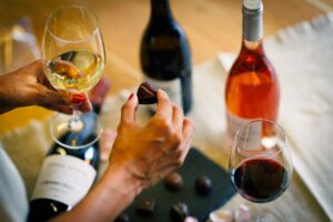 Prova Vinho e Chocolate